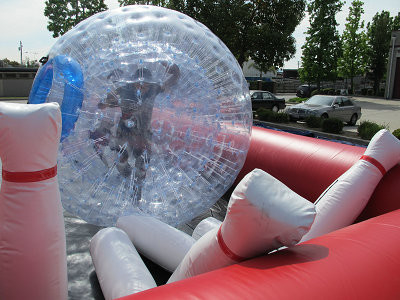 Excellent Flexibility Inflatable Sports Toys Durable Zippers Inflatable Bowling Game